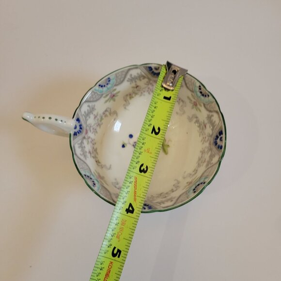 Vintage Royal Albert Bone China Cup & Saucer Set - Picture 12 of 12